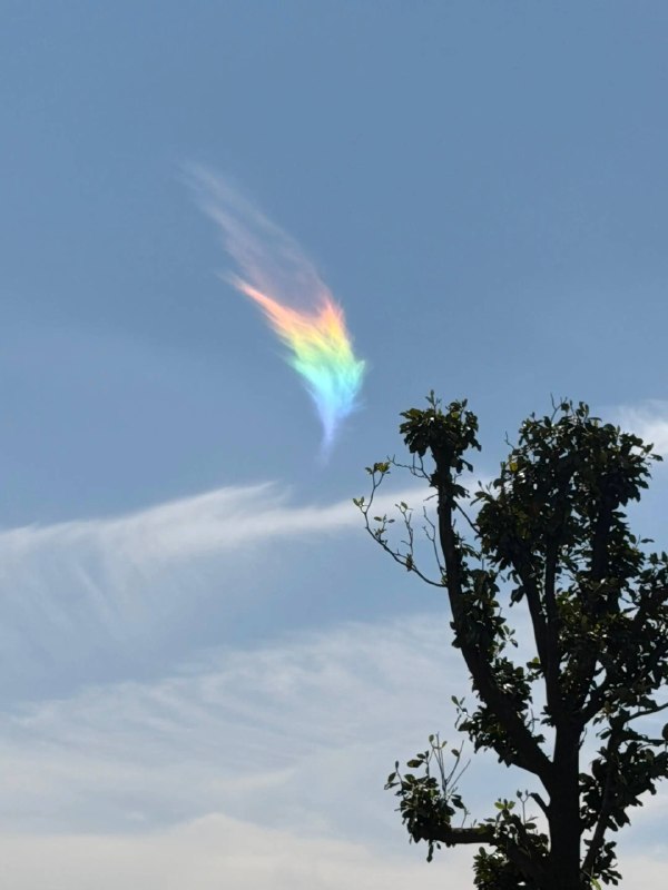 ＃南理大上空的彩虹云#分享＃南理大上空的彩虹云#分享